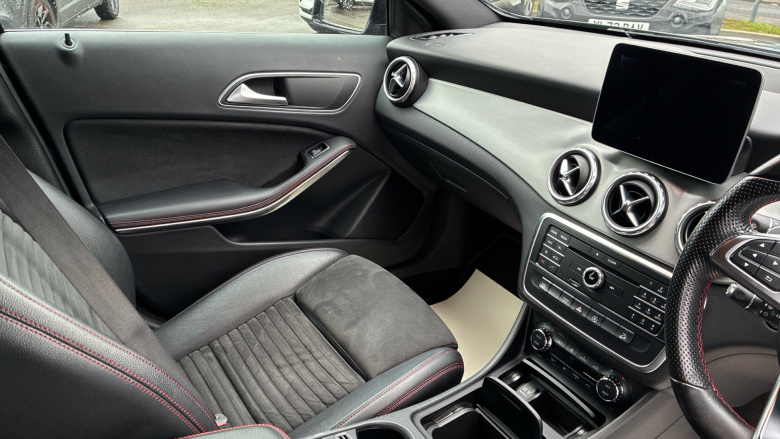 Mercedes-Benz GLA 220d 4Matic AMG Line 5dr Auto Diesel Hatchback